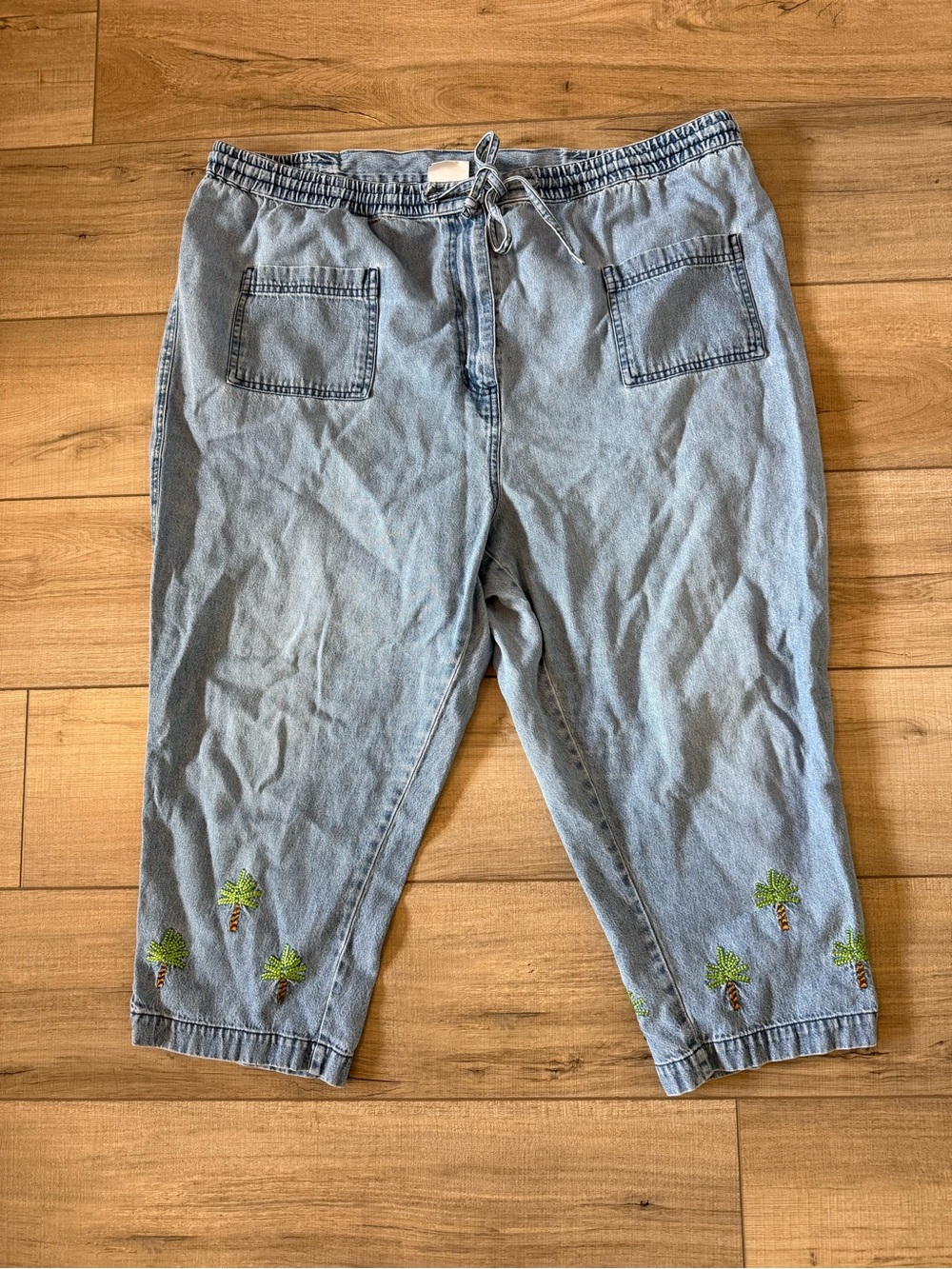 Vintage Carolina Blues Plus 100% Cotton Lightweight Denim Embroidered Capris